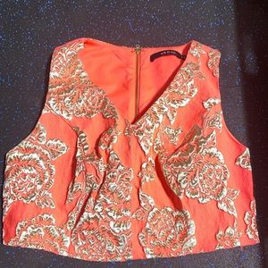 Beautiful crop top with gold detailing size small